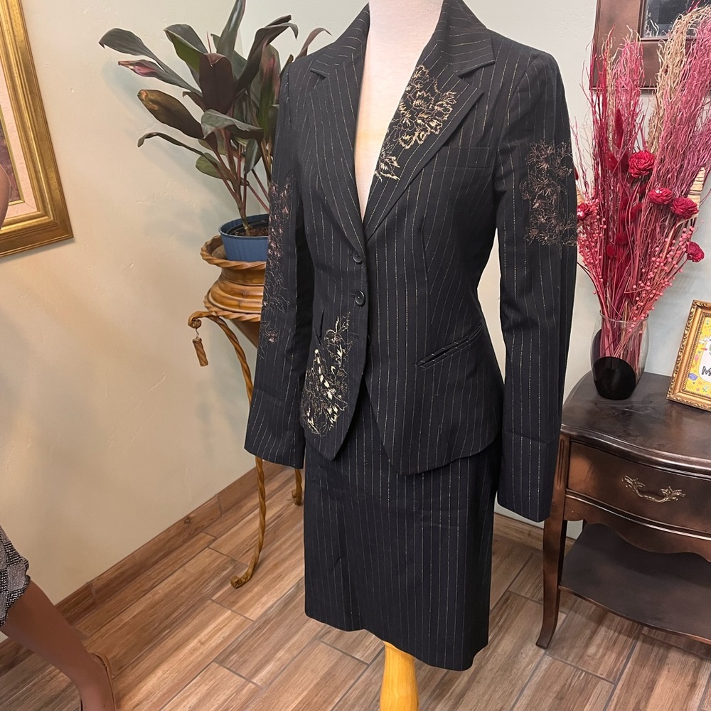 Funky cool vintage fun suit size 2/4